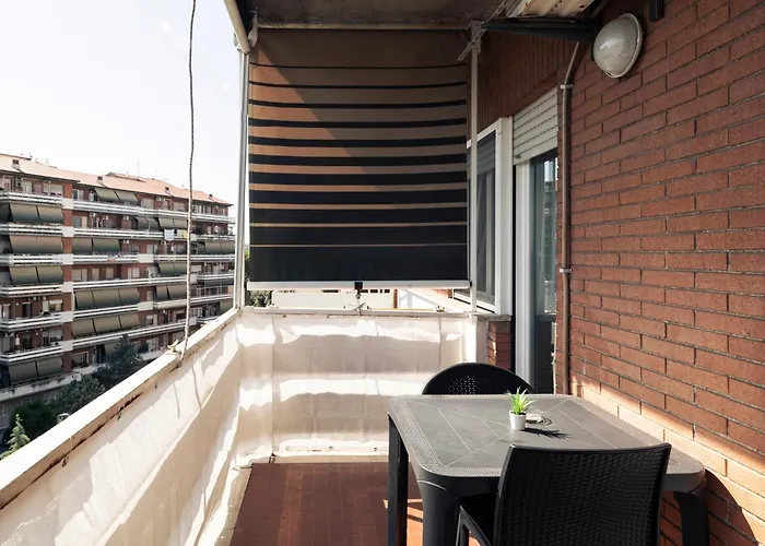 A/c - Pool - Parking Metro B Rom